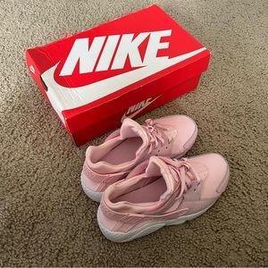 Kids: Nike huarache run size 3Y